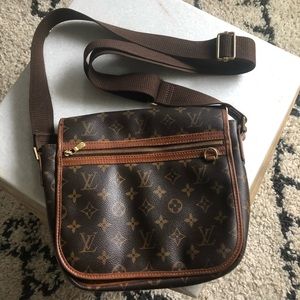 💯 Authentic Louis Vuitton Bosphore PM